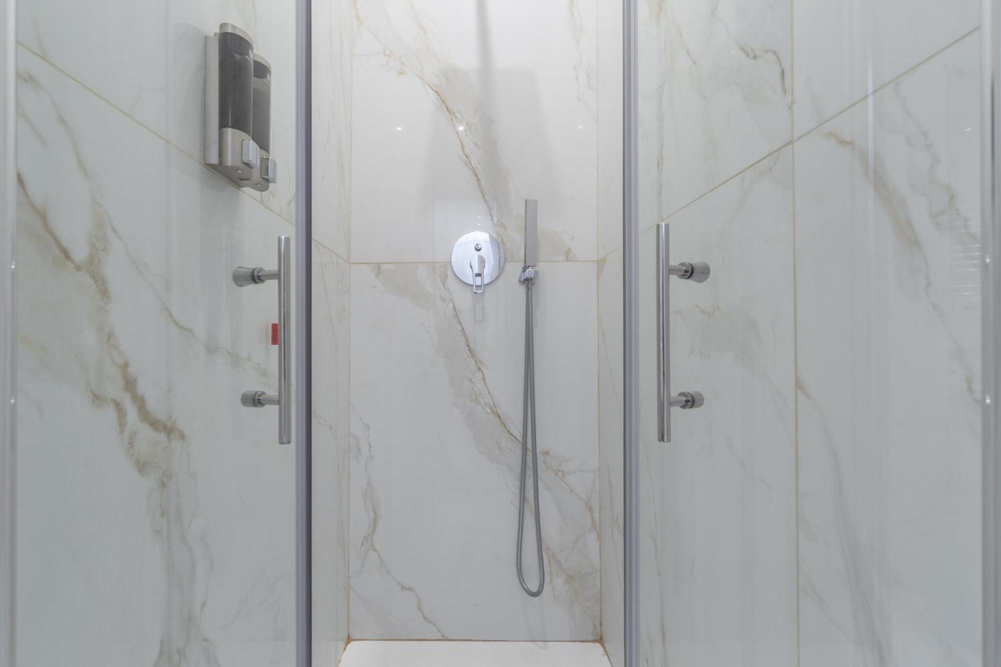 Leia Hospitality Hotel Milan Luaran gambar